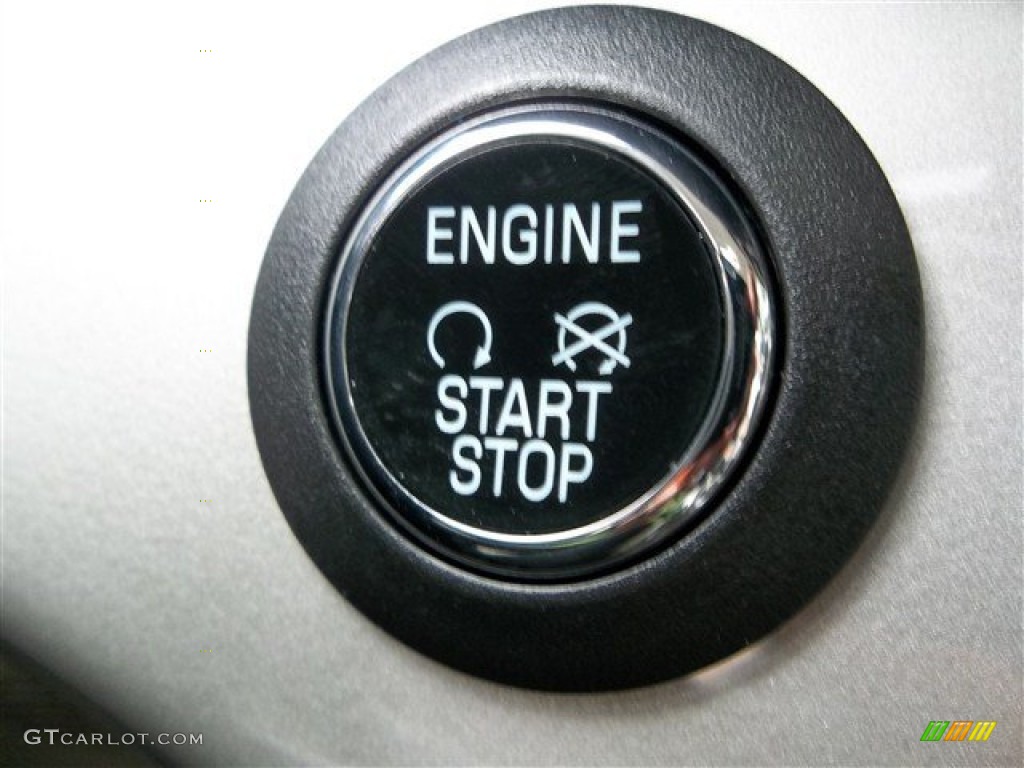 2013 Ford C-Max Hybrid SE Controls Photo #73771178