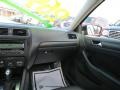 Black - Jetta SE Sedan Photo No. 16