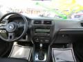 Black - Jetta SE Sedan Photo No. 17