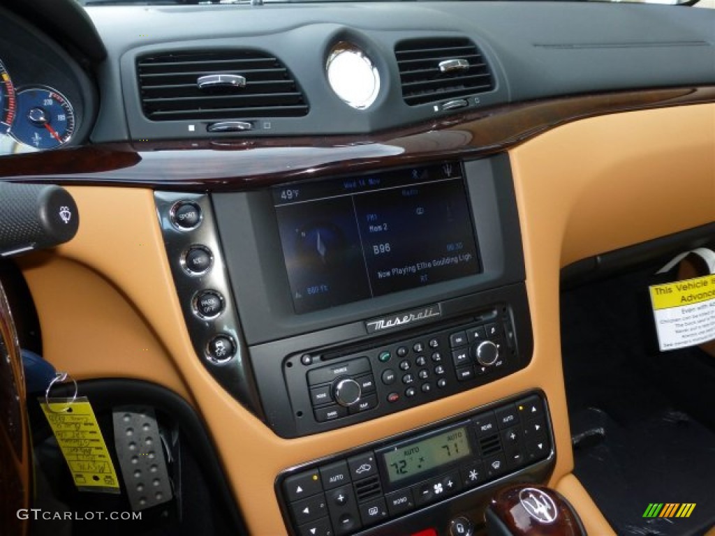 2013 Maserati GranTurismo Sport Coupe Controls Photo #73775987