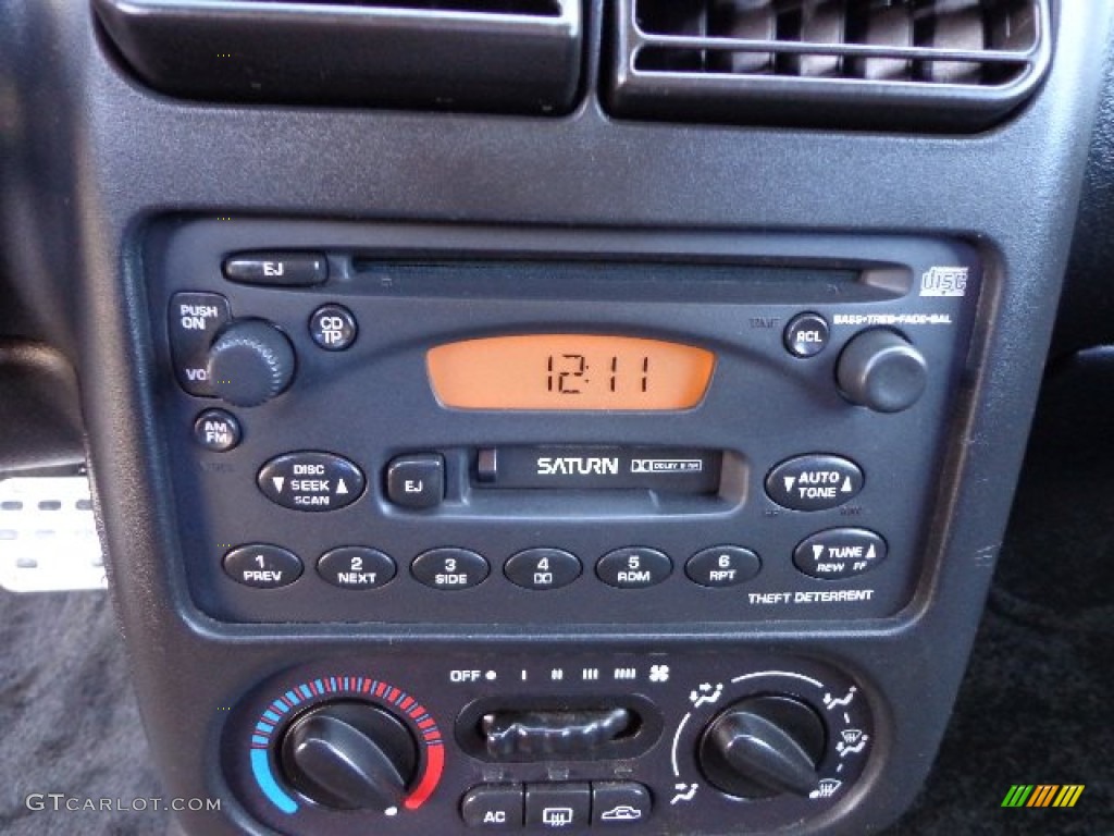2002 Saturn S Series SC2 Coupe Audio System Photos