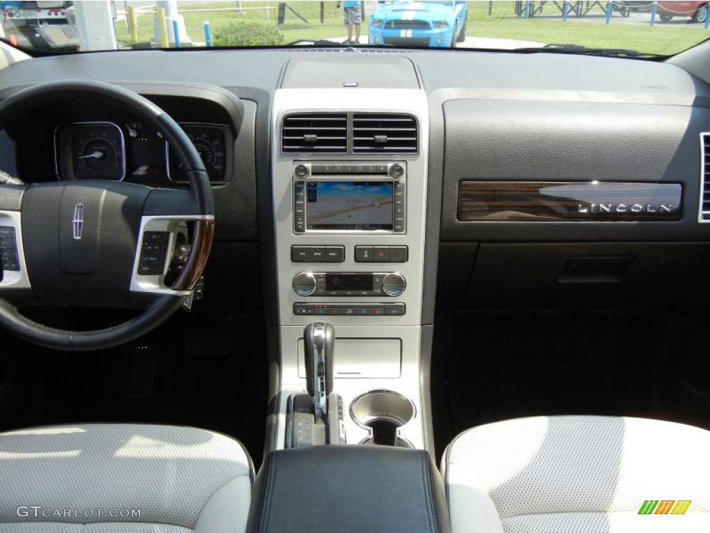 2010 Lincoln MKX Limited Edition FWD Light Camel Dashboard Photo #73783157