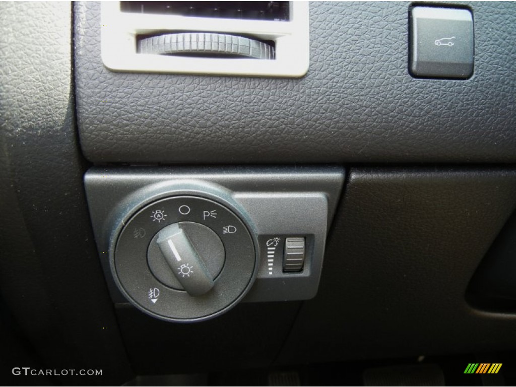 2010 Lincoln MKX Limited Edition FWD Controls Photos