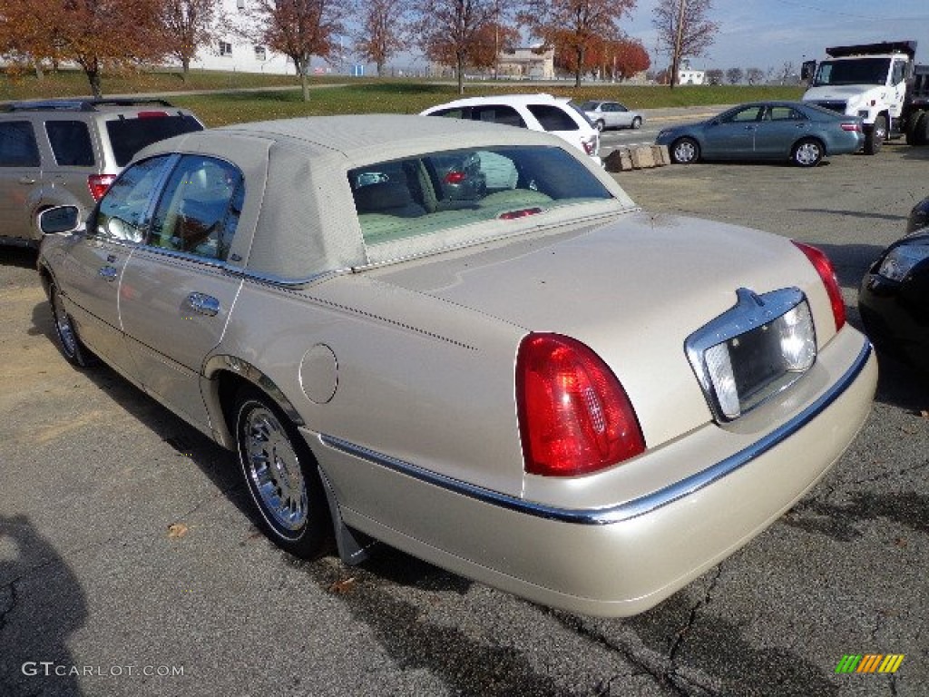 2000 Town Car Cartier - White Pearlescent Tri-Coat / Light Parchment photo #2