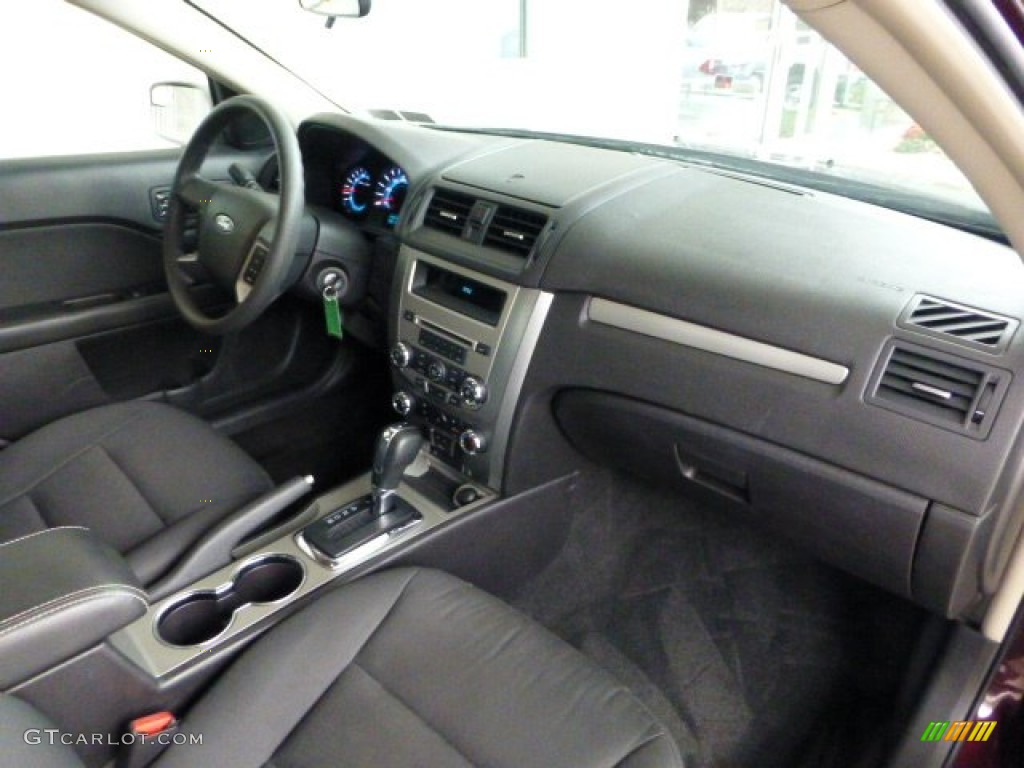 2011 Ford Fusion SE V6 Charcoal Black Dashboard Photo #73783643