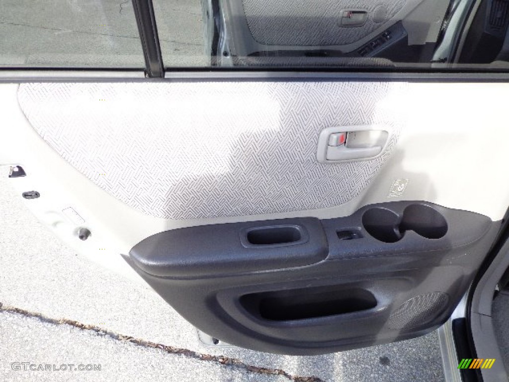 2003 Highlander V6 4WD - Millenium Silver Metallic / Charcoal photo #13