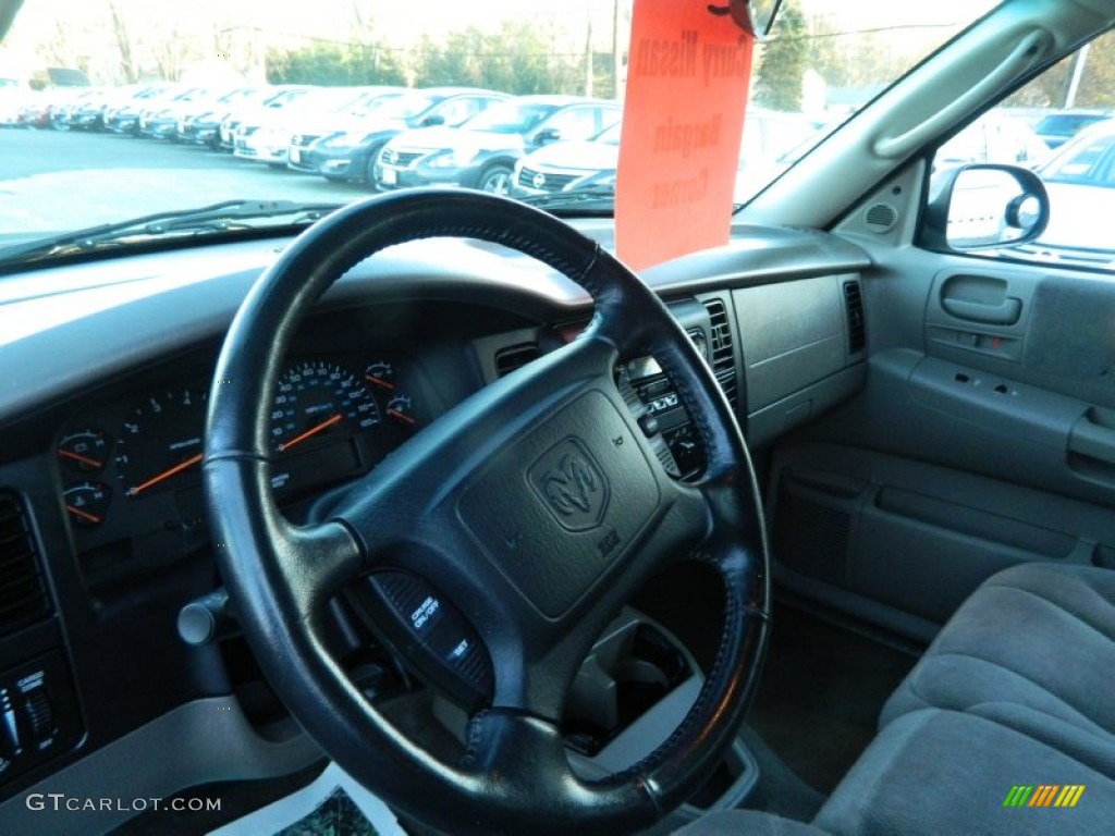 2002 Dakota SLT Quad Cab 4x4 - Black / Taupe photo #20