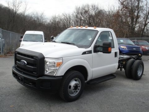 2013 Ford F350 Super Duty XL Regular Cab Dually Chassis Data, Info and Specs