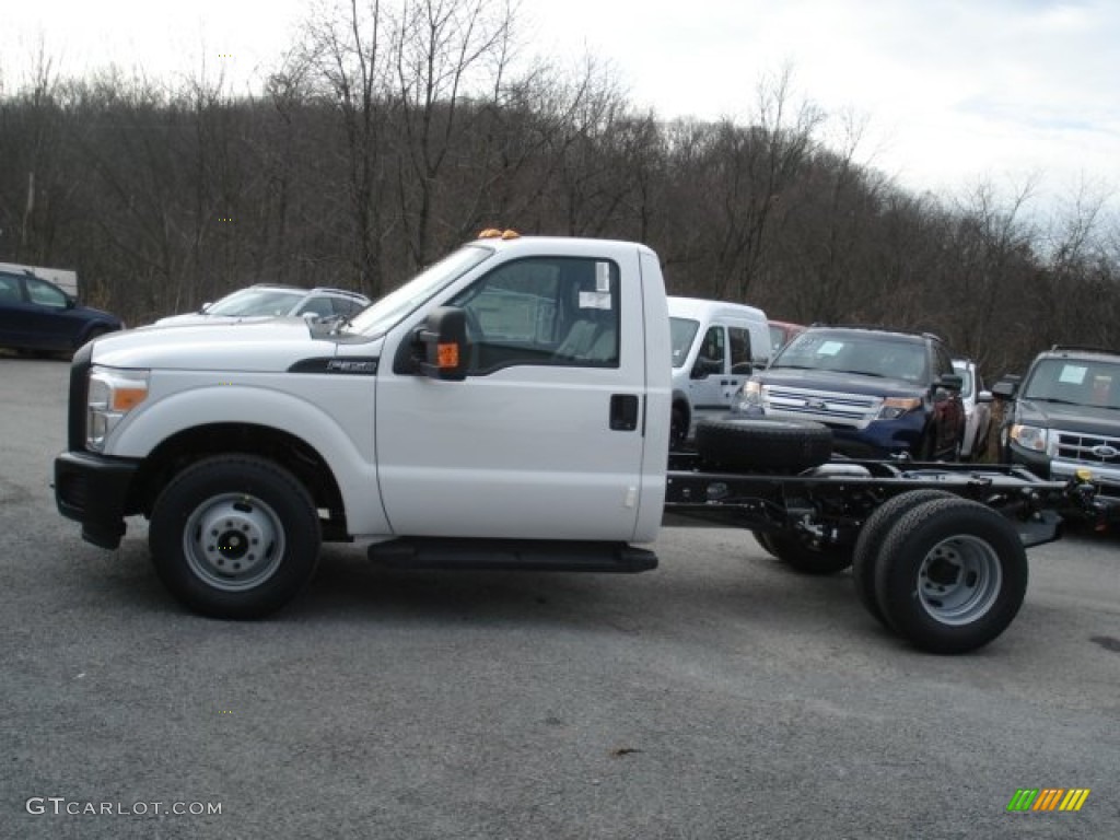 Oxford White 2013 Ford F350 Super Duty XL Regular Cab Dually Chassis Exterior Photo #73787864