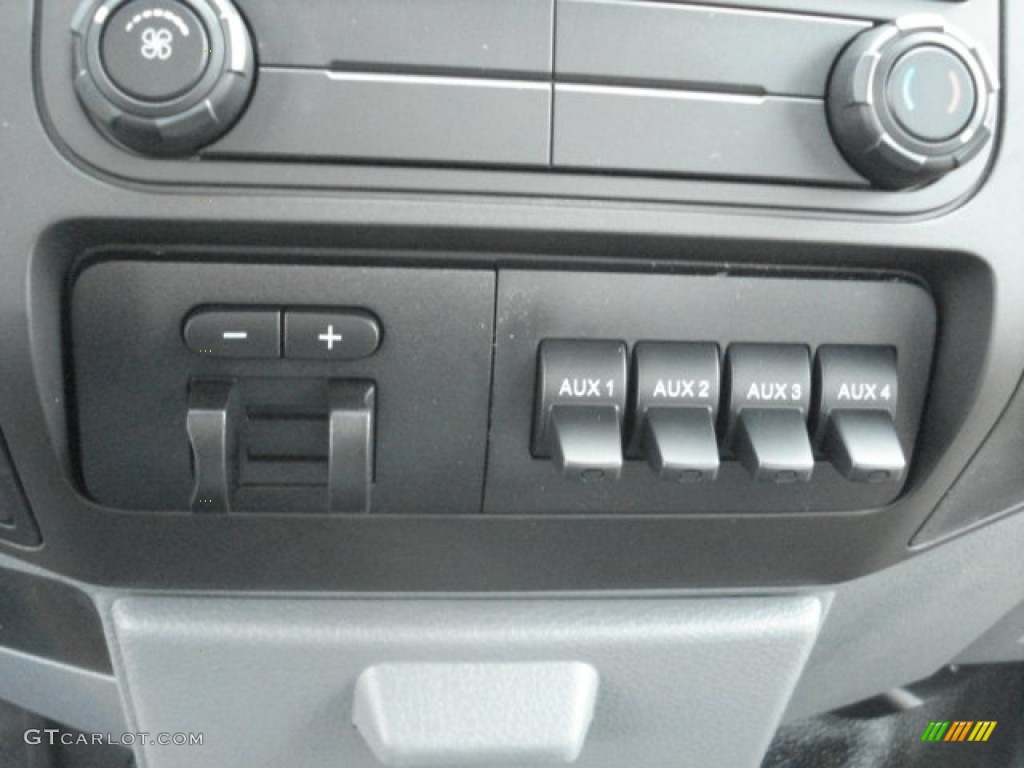 2013 Ford F350 Super Duty XL Regular Cab Dually Chassis Controls Photo #73788020