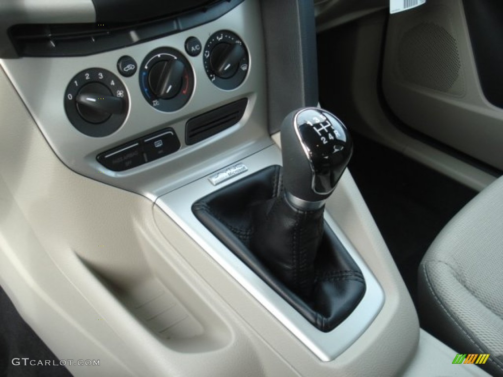2013 Ford Focus SE Sedan 5 Speed Manual Transmission Photo #73789850