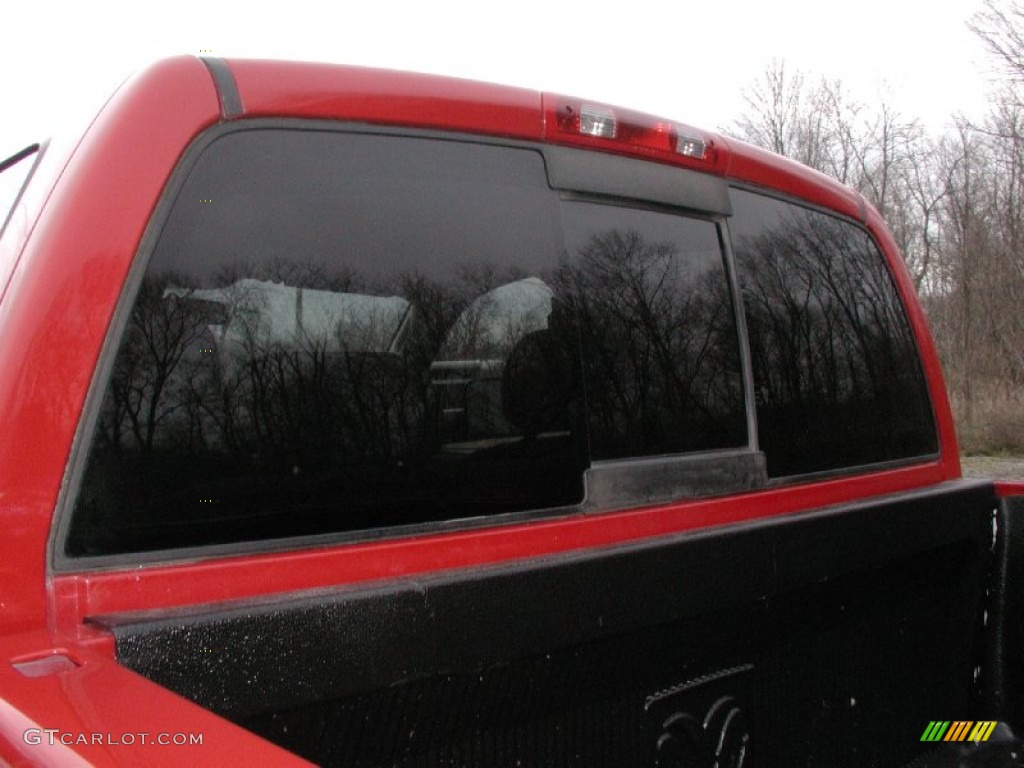 2004 Ram 2500 SLT Quad Cab 4x4 - Flame Red / Dark Slate Gray photo #33