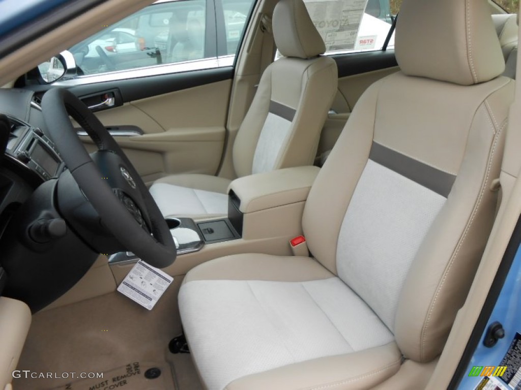 2012 Toyota Camry Hybrid XLE Front Seat Photos