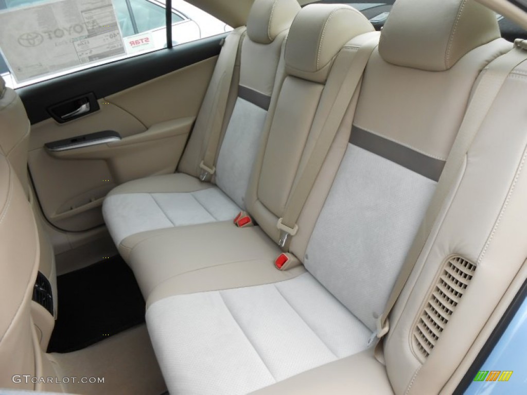 2012 Toyota Camry Hybrid XLE Rear Seat Photo #73791191