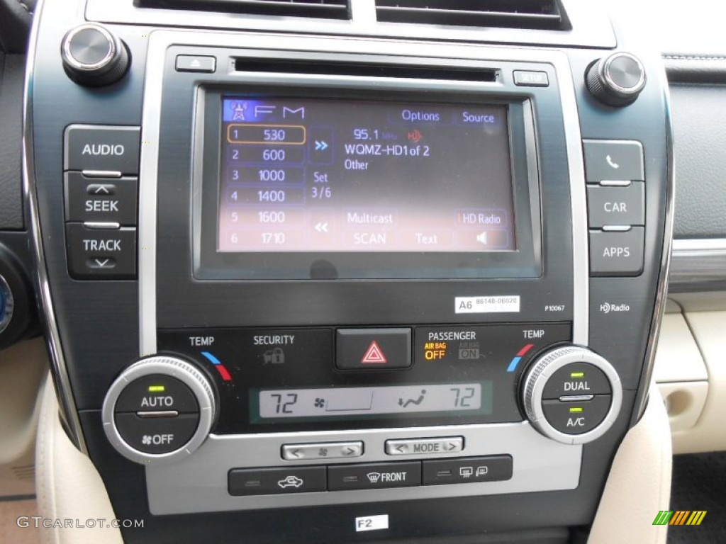 2012 Toyota Camry Hybrid XLE Controls Photo #73791305