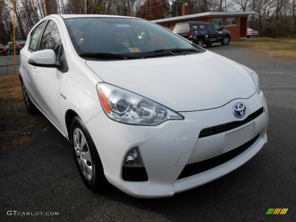 Super White Toyota Prius c