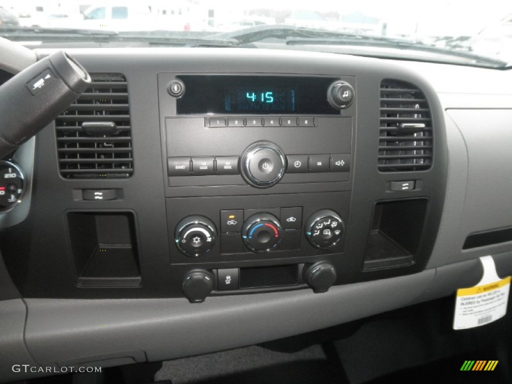 2013 GMC Sierra 2500HD Extended Cab 4x4 Chassis Controls Photos
