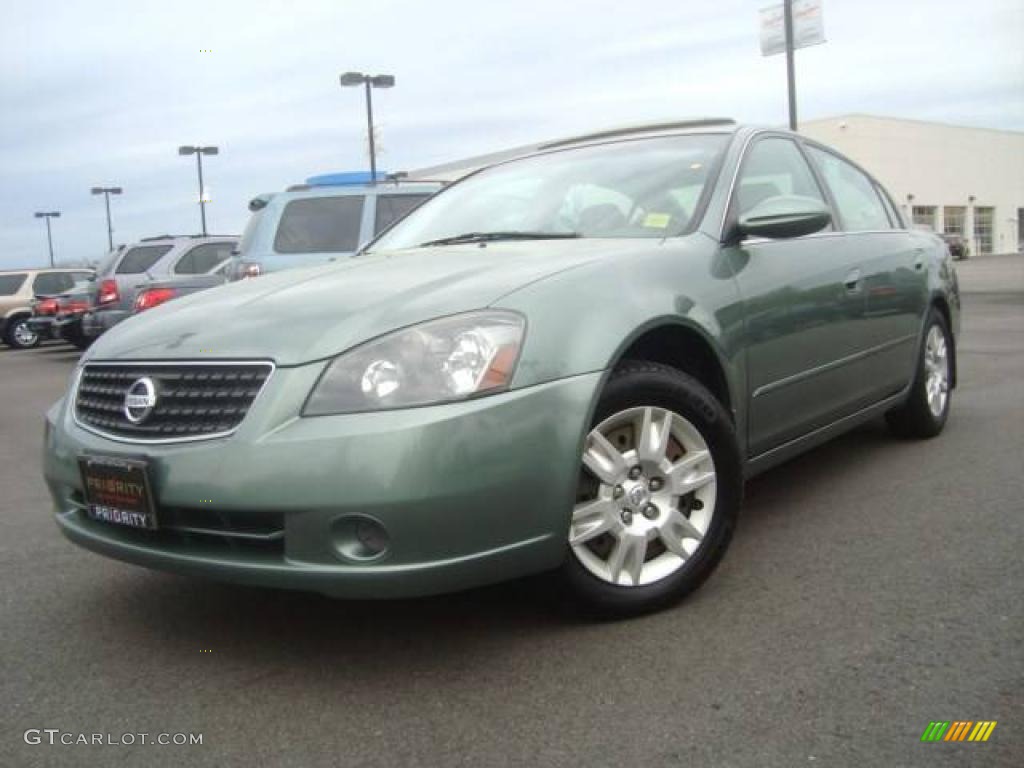 2005 Altima 2.5 S - Mystic Emerald Green / Frost Gray photo #1