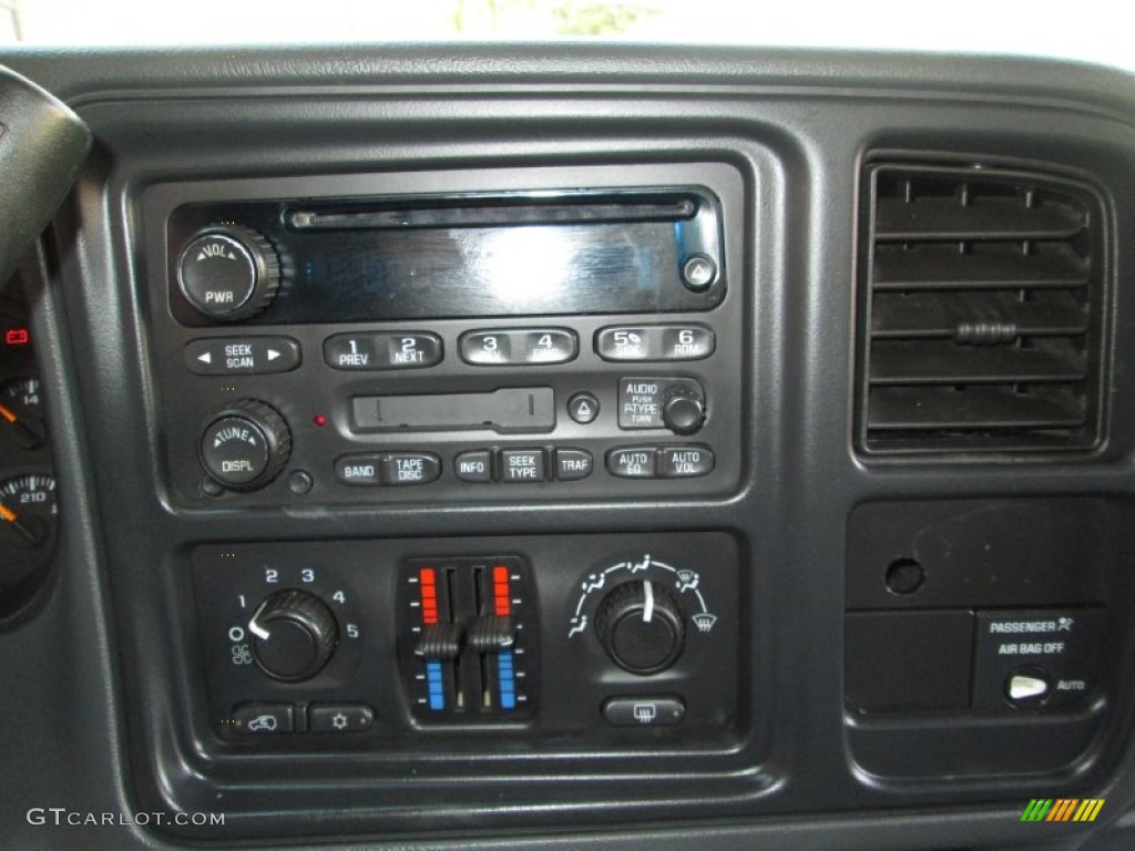 2004 Chevrolet Silverado 1500 Z71 Extended Cab 4x4 Controls Photo #73797032