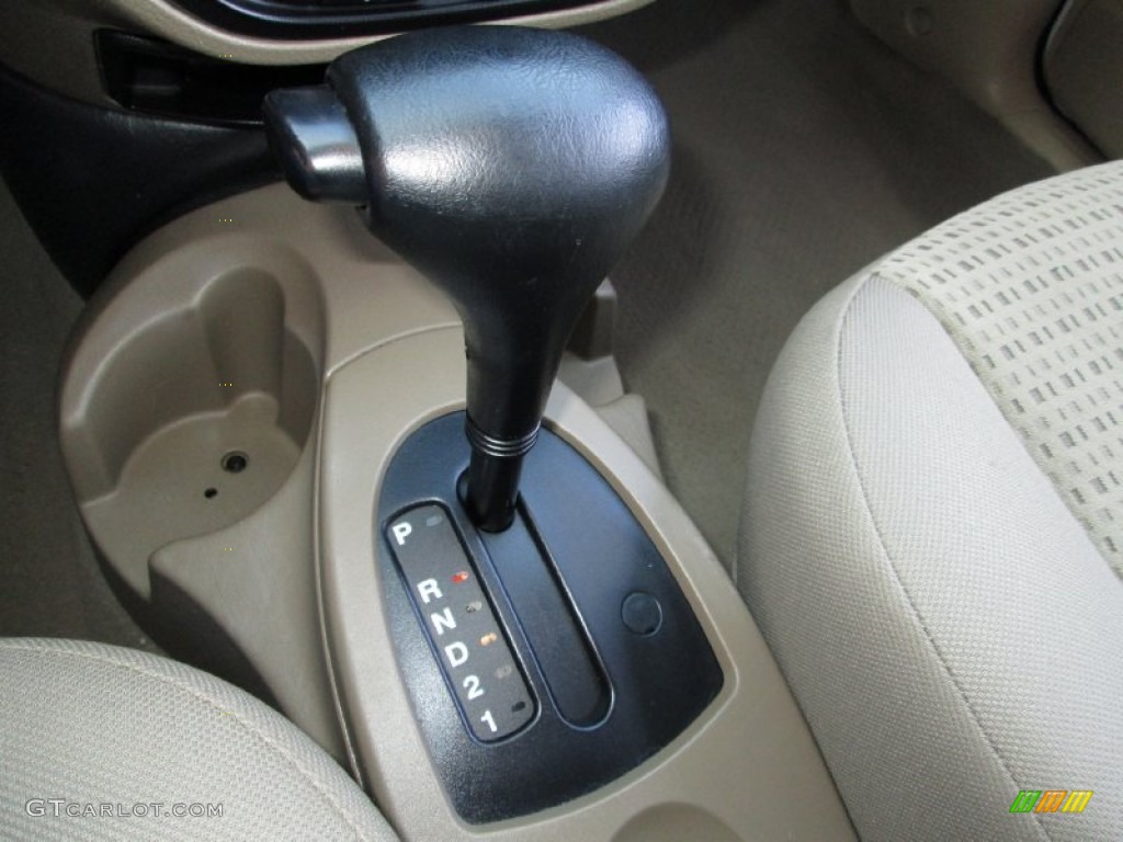 2006 Ford Focus ZX4 SE Sedan Transmission Photos