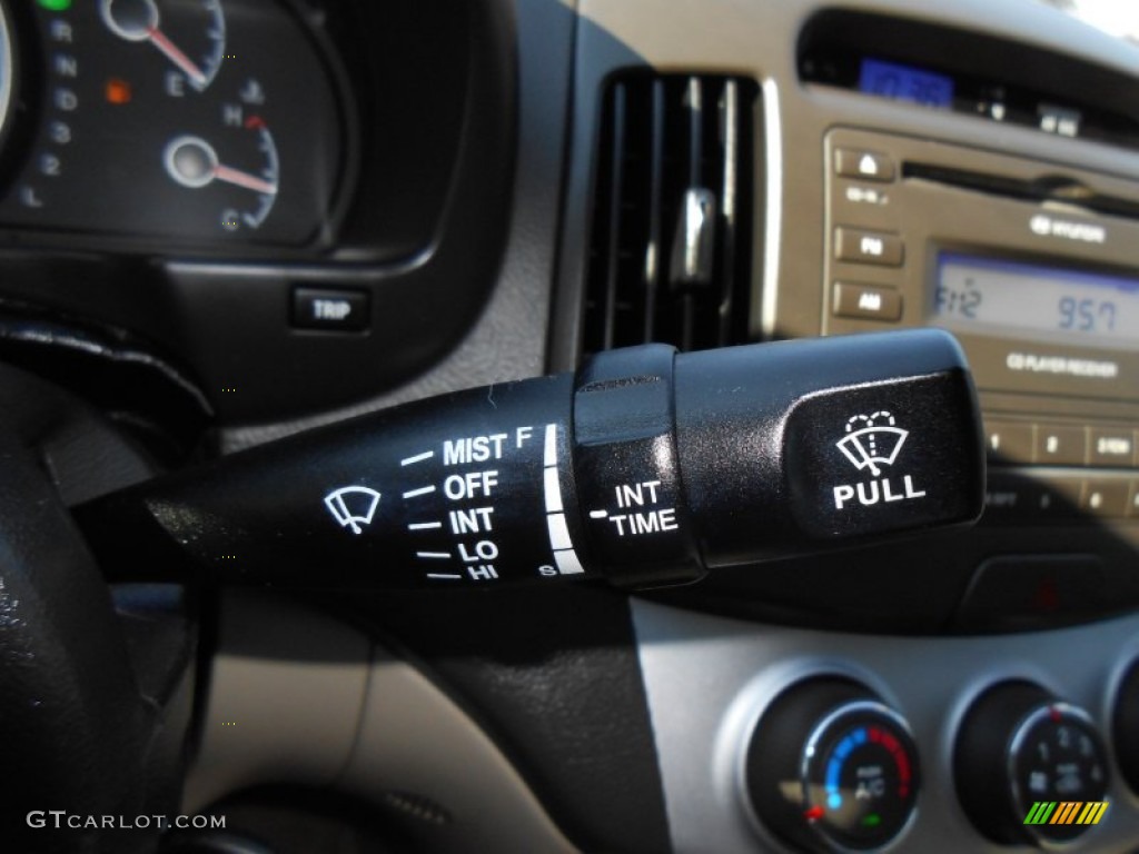 2007 Hyundai Elantra GLS Sedan Controls Photo #73803490