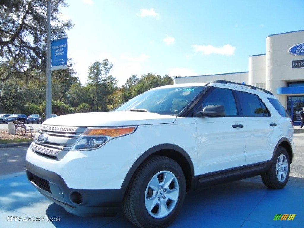 2013 Explorer FWD - Oxford White / Medium Light Stone photo #1