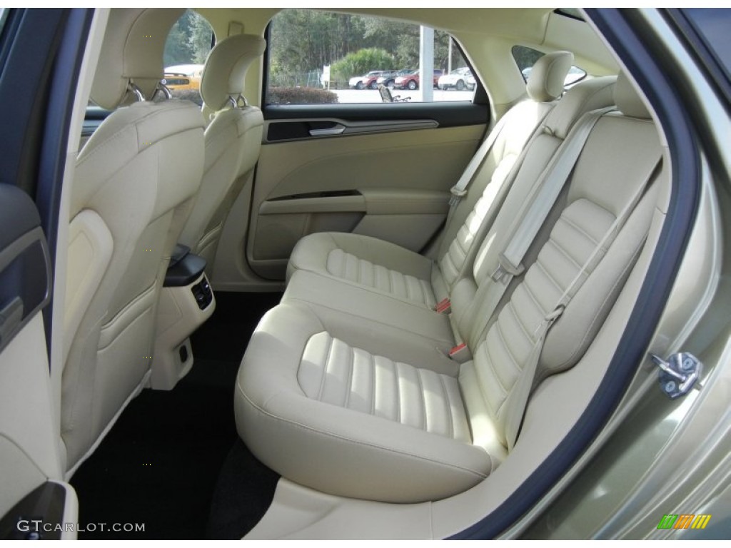 2013 Ford Fusion SE Rear Seat Photo #73811030