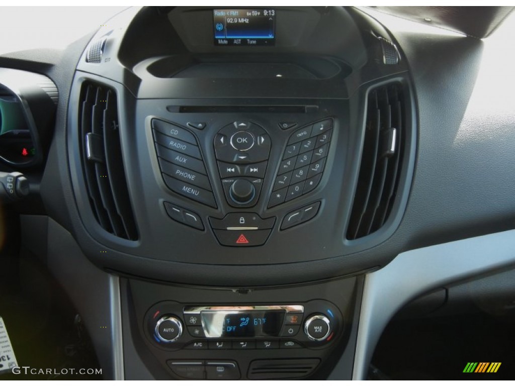 2013 Ford C-Max Hybrid SE Controls Photo #73812038
