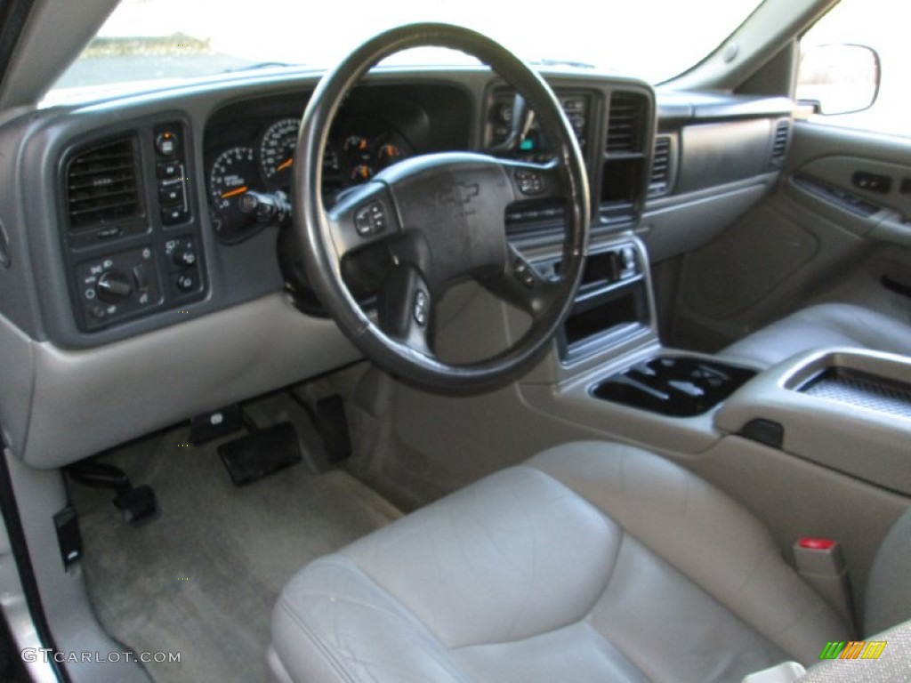 Gray/Dark Charcoal Interior 2004 Chevrolet Tahoe LT 4x4 Photo #73812764
