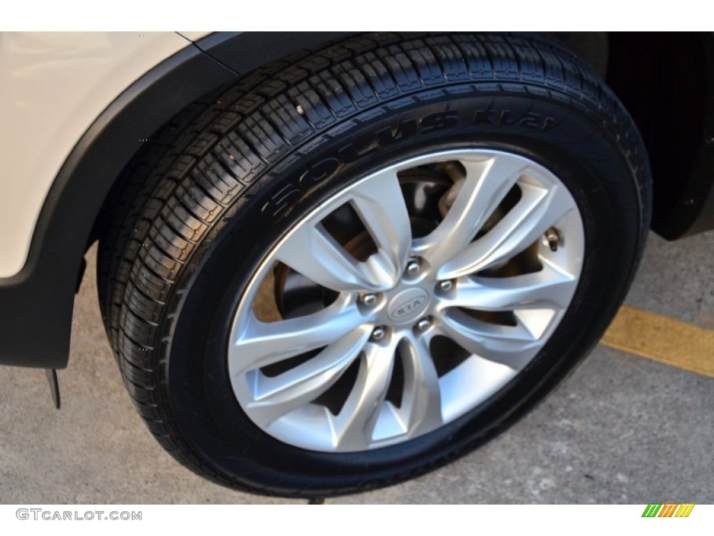 2011 Kia Sorento LX V6 Wheel Photos