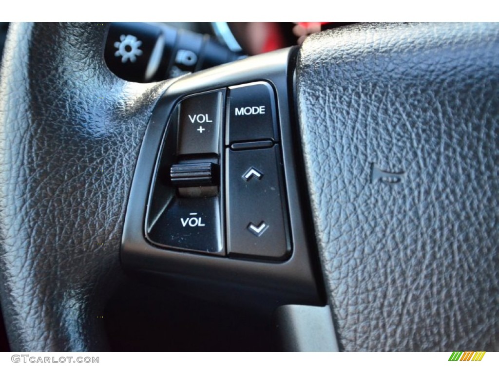 2011 Kia Sorento LX V6 Controls Photo #73818983