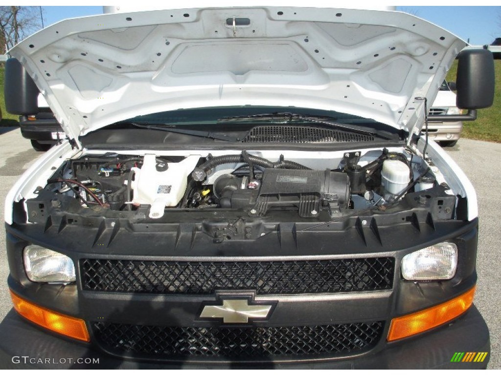 2009 Chevrolet Express Cutaway Commercial Moving Van 6.0 liter OHV 16-Valve Vortec V8 Engine Photo #73822607