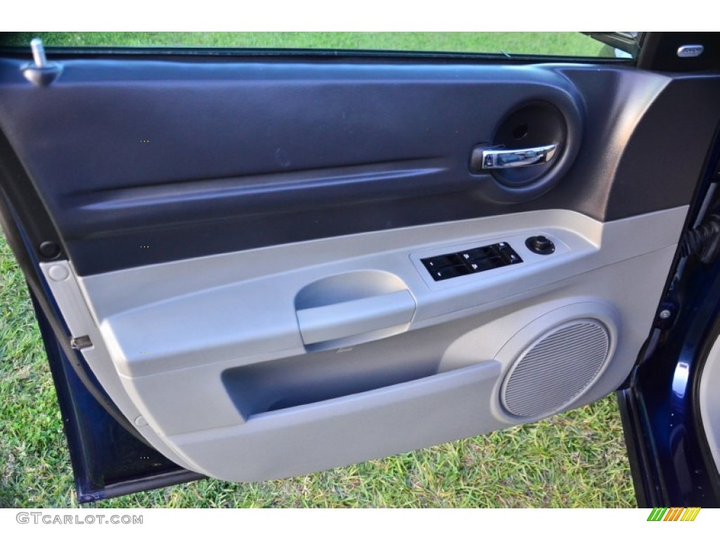 2006 Dodge Magnum R/T Door Panel Photos