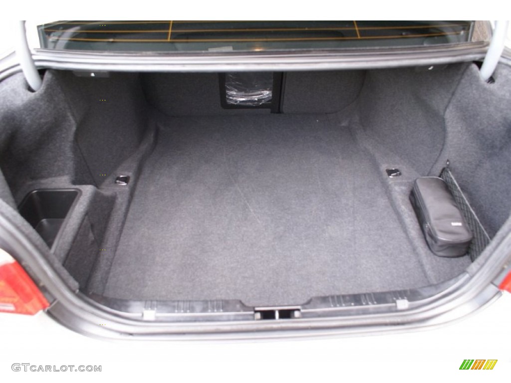 2006 BMW M5 Standard M5 Model Trunk Photo #73823367