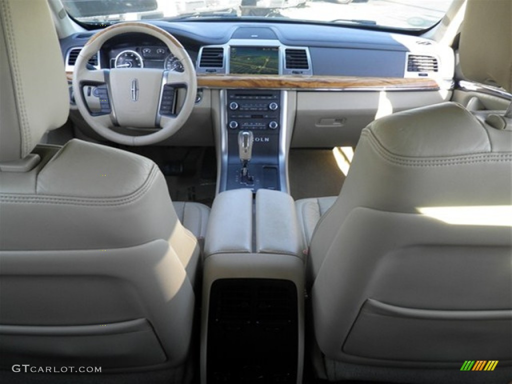 2009 MKS Sedan - Smokestone Metallic / Light Camel photo #42