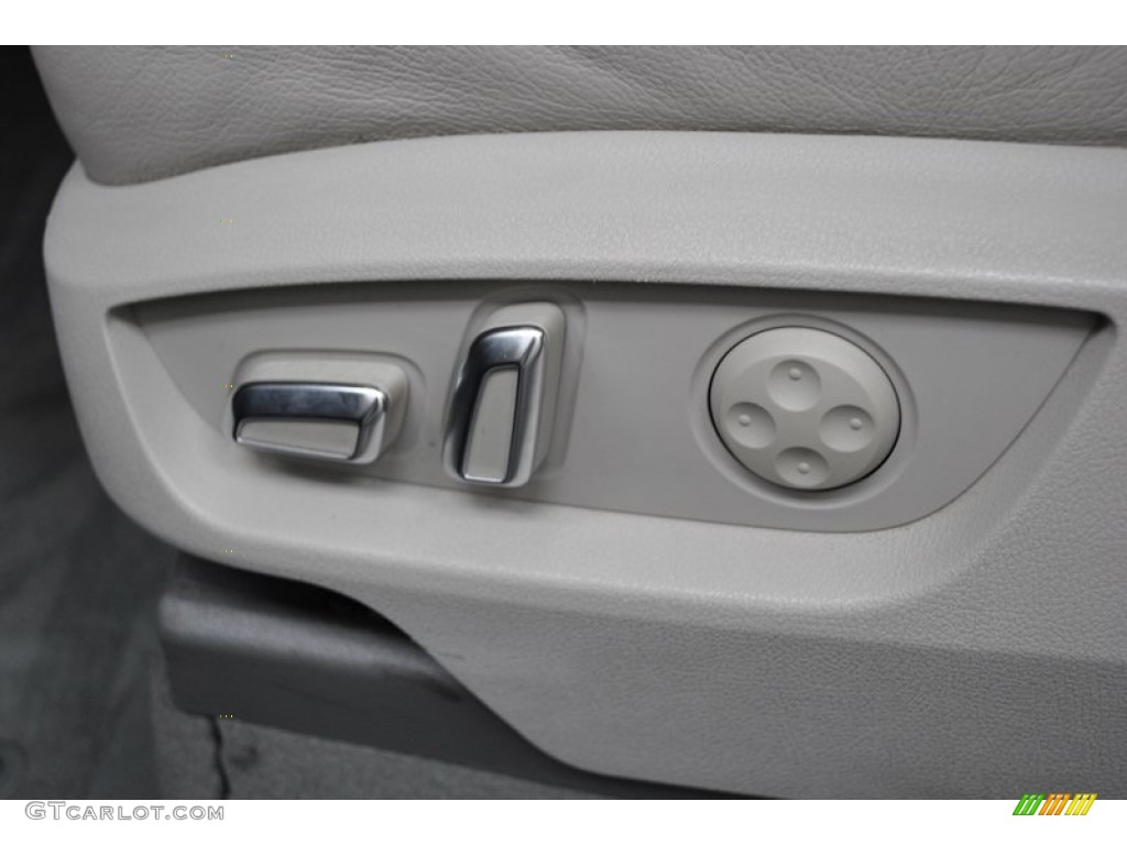 2010 Audi Q7 3.0 TDI quattro Controls Photo #73824382