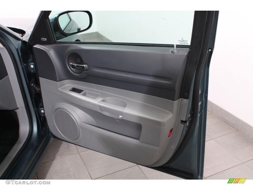 2005 Dodge Magnum R/T Dark Slate Gray/Medium Slate Gray Door Panel Photo #73827056