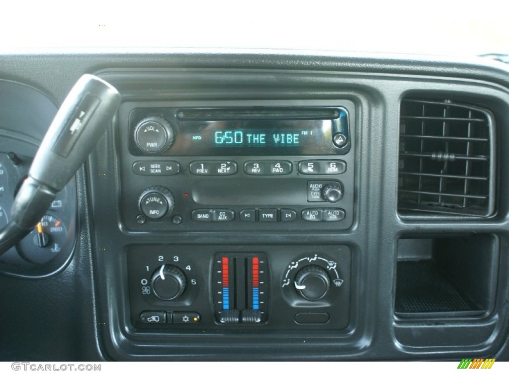 2005 Chevrolet Silverado 1500 LS Extended Cab Controls Photo #73830779