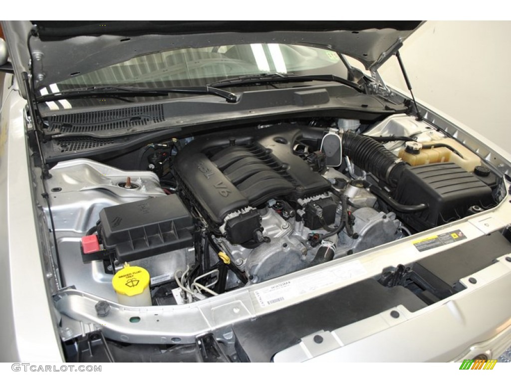 2006 Chrysler 300 Touring 3.5 Liter SOHC 24-Valve VVT V6 Engine Photo #73831445