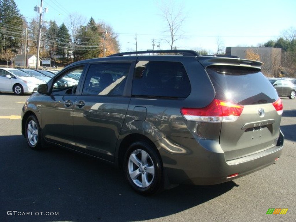 2012 Sienna LE - Cypress Green Pearl / Light Gray photo #6