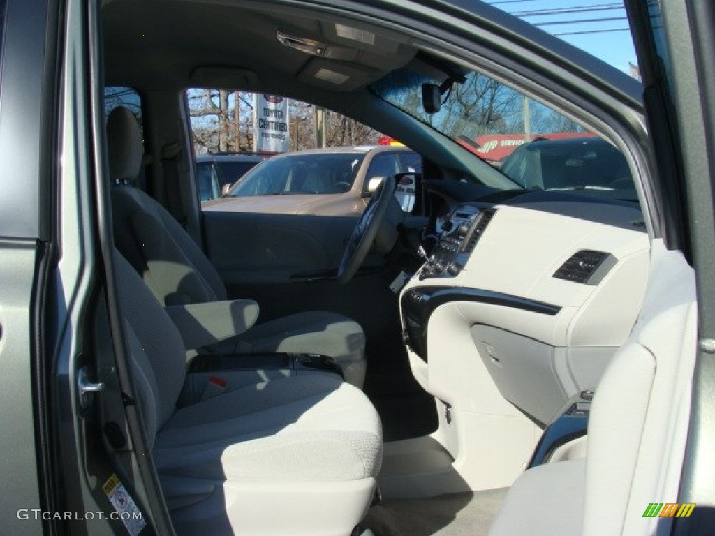 2012 Sienna LE - Cypress Green Pearl / Light Gray photo #25