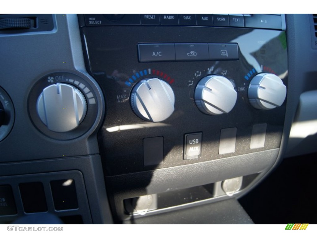 2013 Tundra SR5 Double Cab 4x4 - Super White / Graphite photo #40