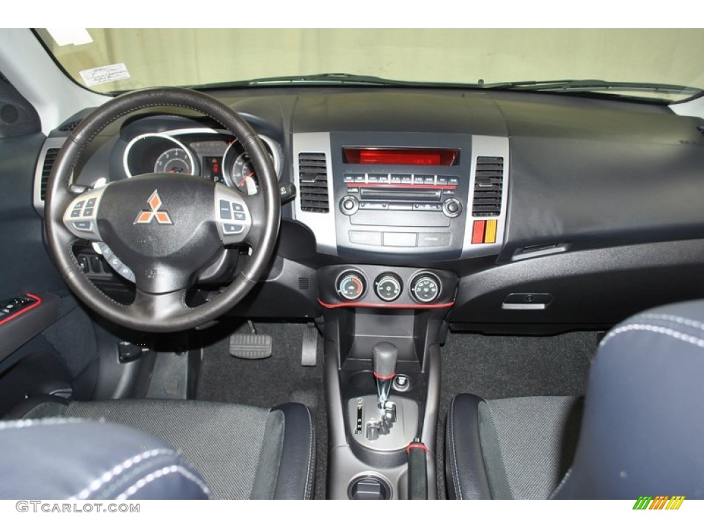 2011 Mitsubishi Outlander SE Black Dashboard Photo #73834436