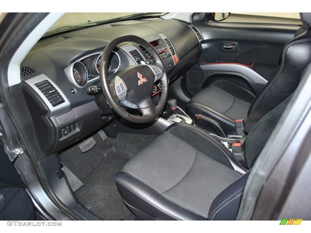 Black Interior 2011 Mitsubishi Outlander SE Photo #73834616
