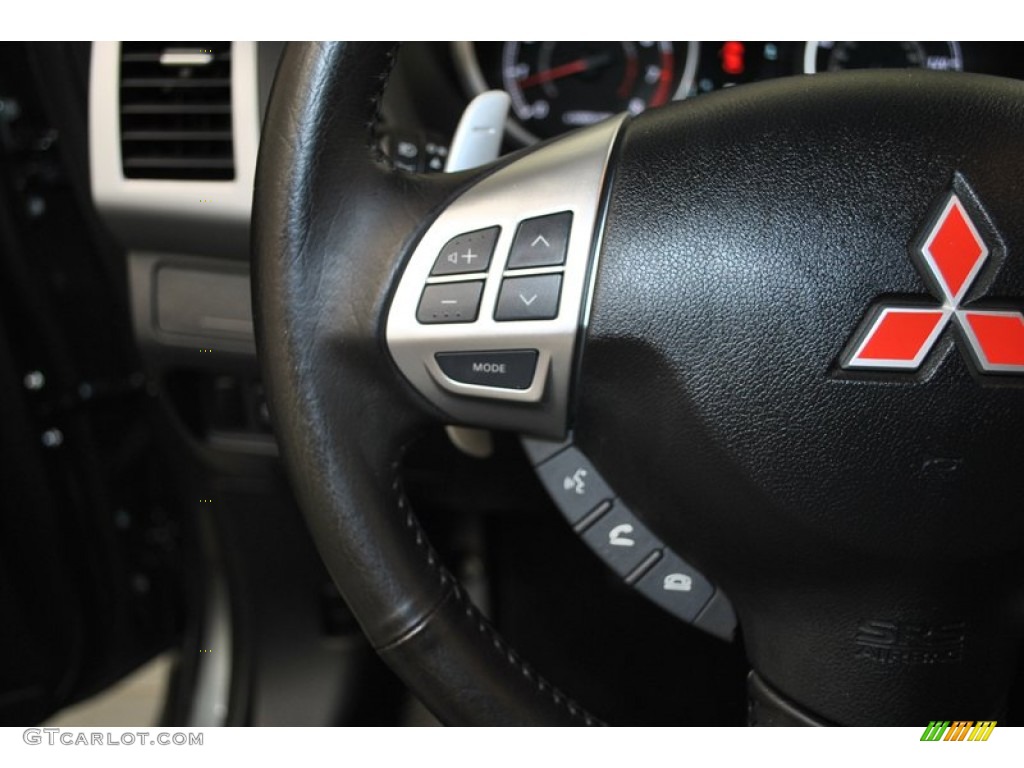 2011 Mitsubishi Outlander SE Controls Photo #73834838