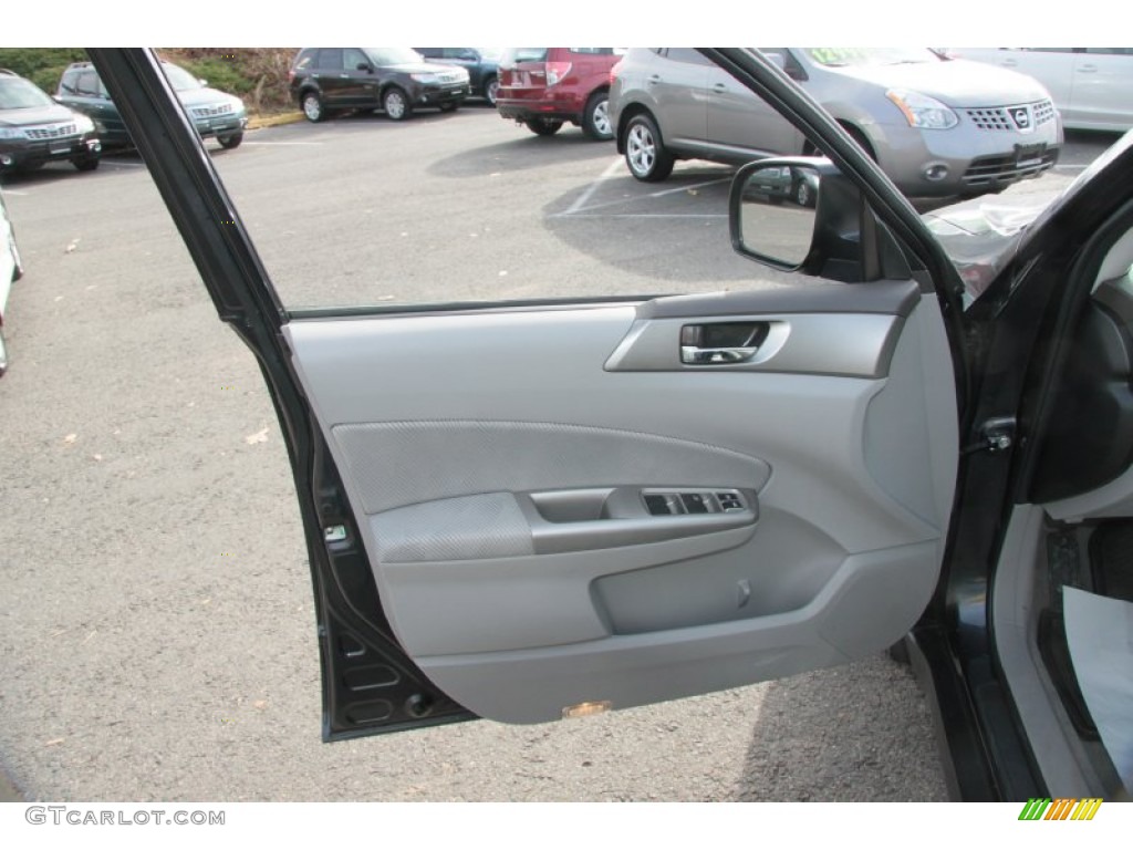 2010 Forester 2.5 X Premium - Dark Gray Metallic / Platinum photo #19