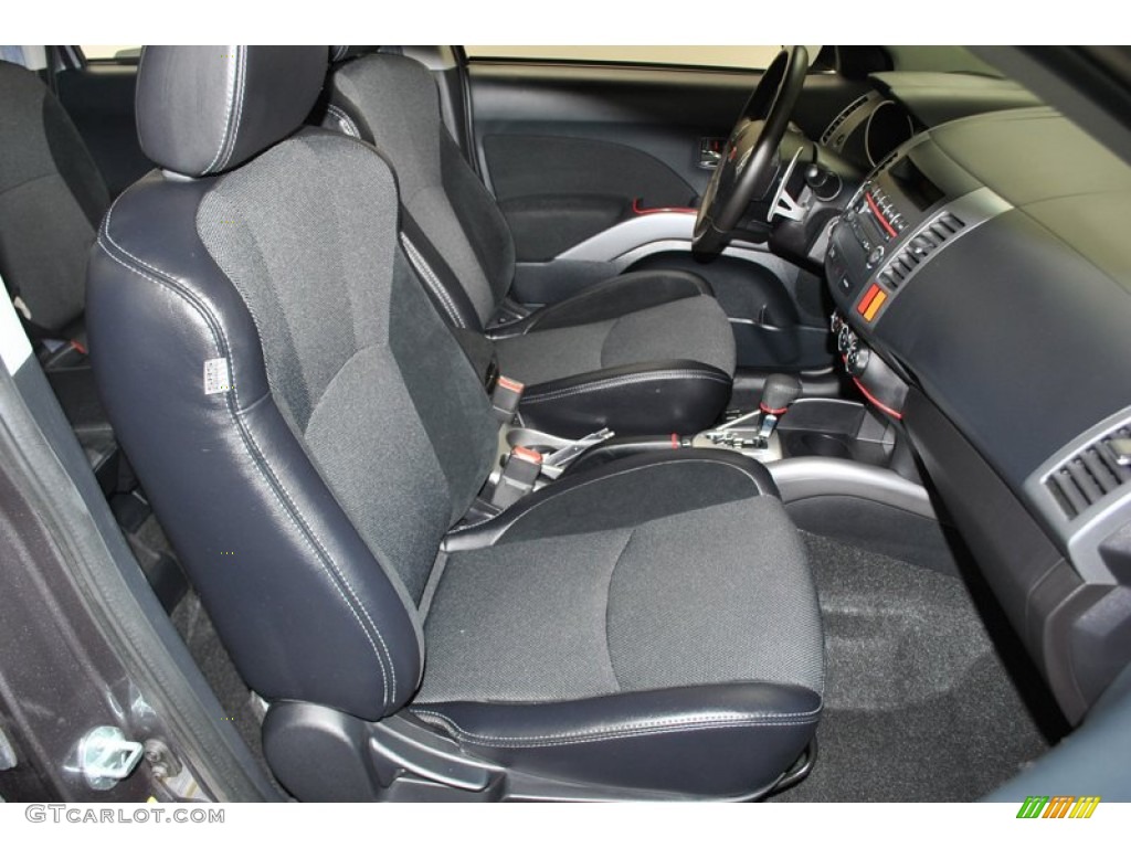 Black Interior 2011 Mitsubishi Outlander SE Photo #73835186