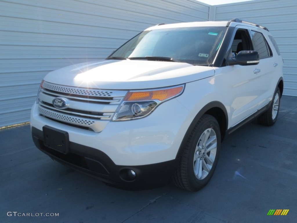 2013 Explorer XLT - White Platinum Tri-Coat / Charcoal Black photo #6