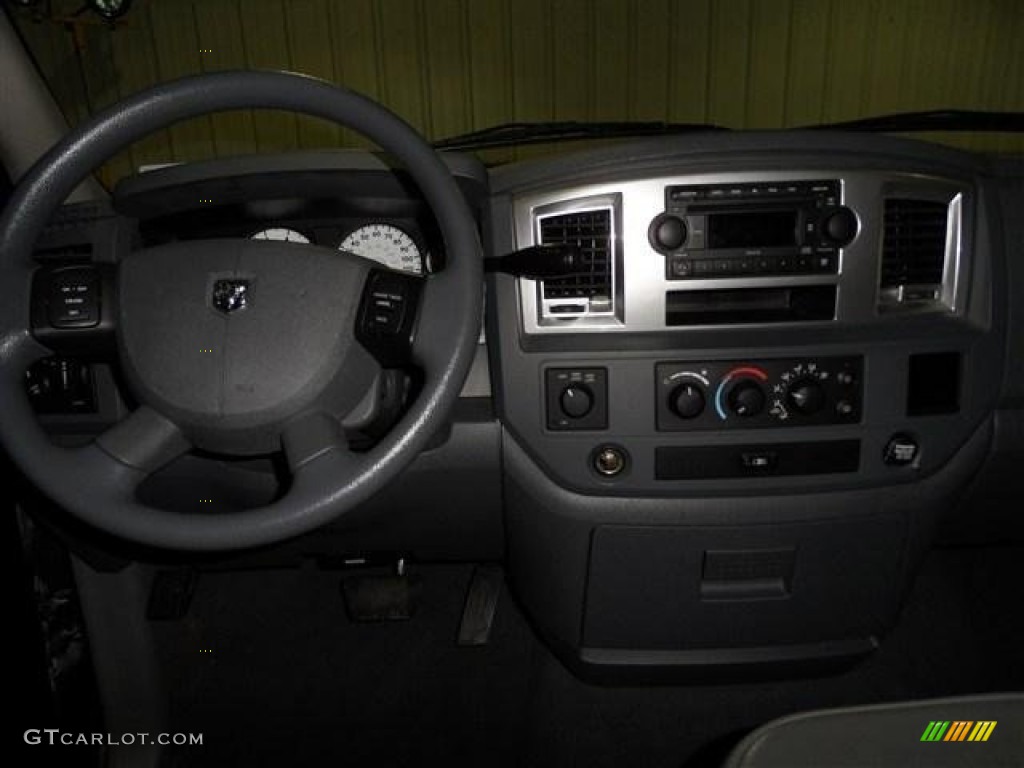 2008 Ram 1500 ST Quad Cab 4x4 - Brilliant Black Crystal Pearl / Medium Slate Gray photo #13