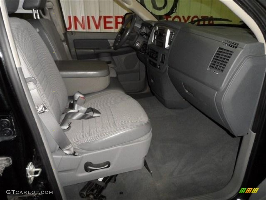 2008 Ram 1500 ST Quad Cab 4x4 - Brilliant Black Crystal Pearl / Medium Slate Gray photo #17
